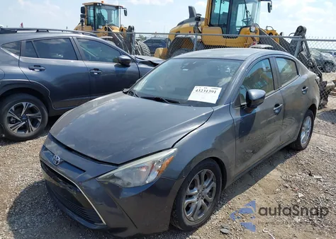 2018 Toyota Yaris Ia из США, поврежденный, VIN 3MYDLBYV5JY302669